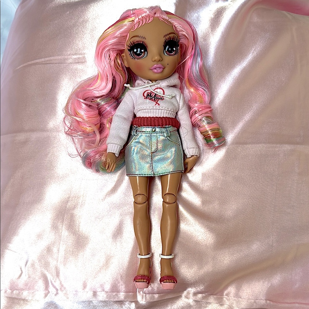 Rainbow High Doll Pink Hair 10” Mi Amor